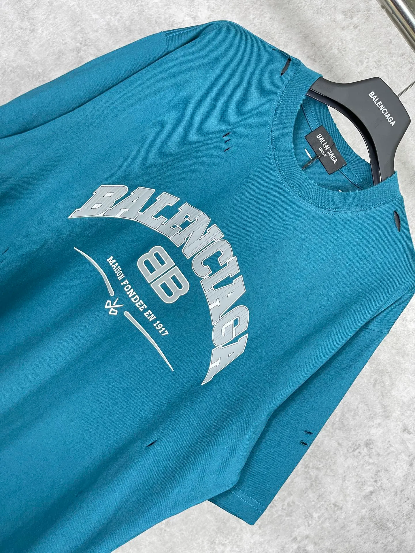 【 . Quality】BALENCI*GA/ .BB LOGO T . . ZP . 260 ， . ， ， 。Classic ， . ， ， 。 . ， 。 ， ， ， OS . Same Style。 ：BL 223012 ： . Blue. White.Red Size：XS L